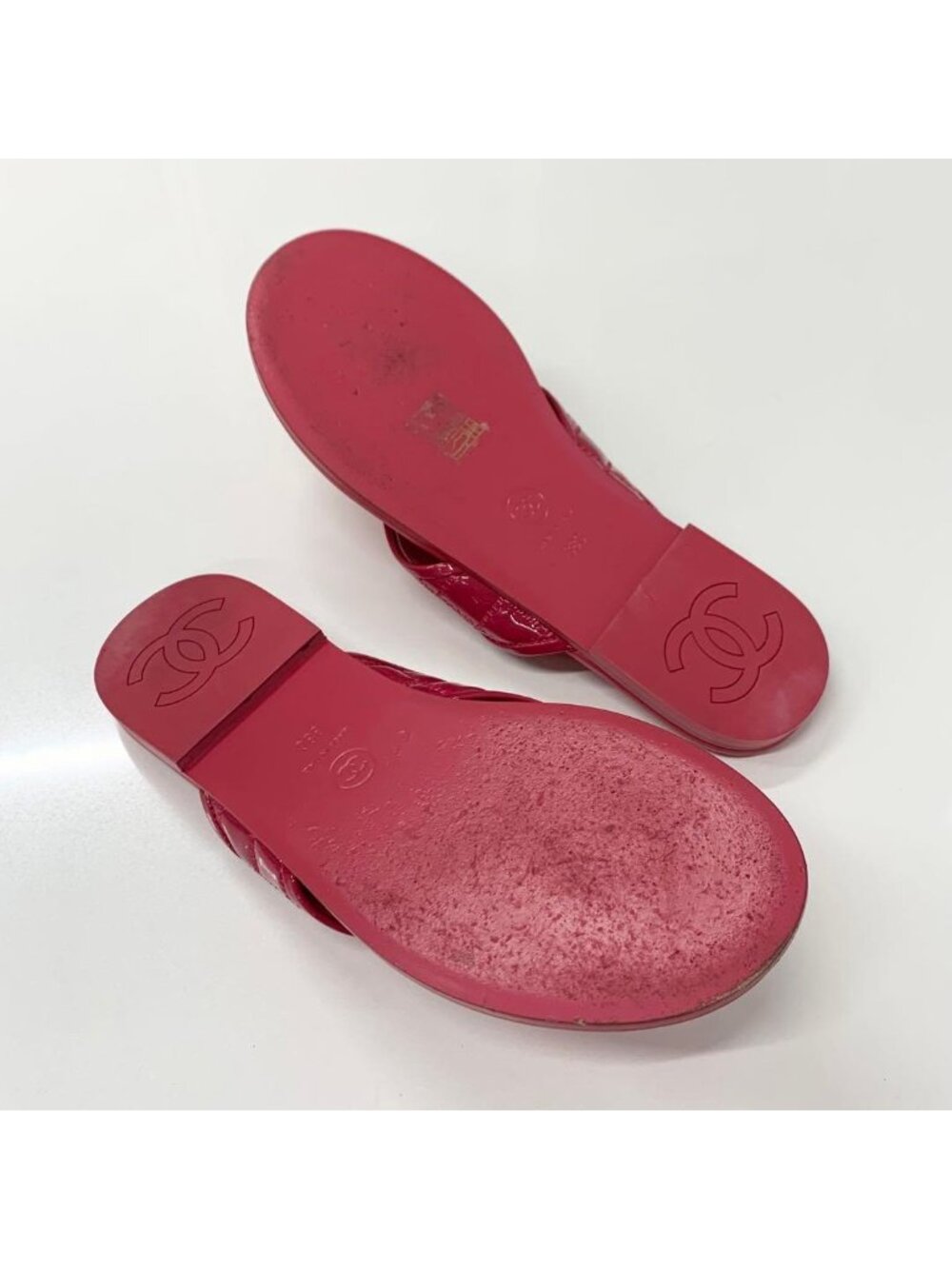 Chanel CC Logo Quilted Patent Thong Sandals Pink - Picture 6 of 10
